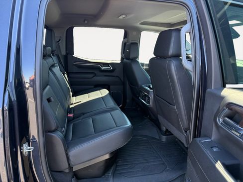 Used 2023 GMC Sierra 1500 SLT w/ SLT Convenience Package image 18