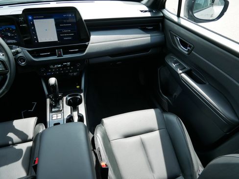 Used 2026 Subaru Outback Touring AWD/4WD image 11