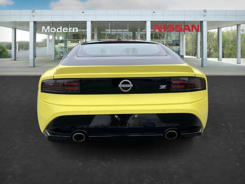 Certified 2024 Nissan Z Performance w/ Floor Mat Package image 4