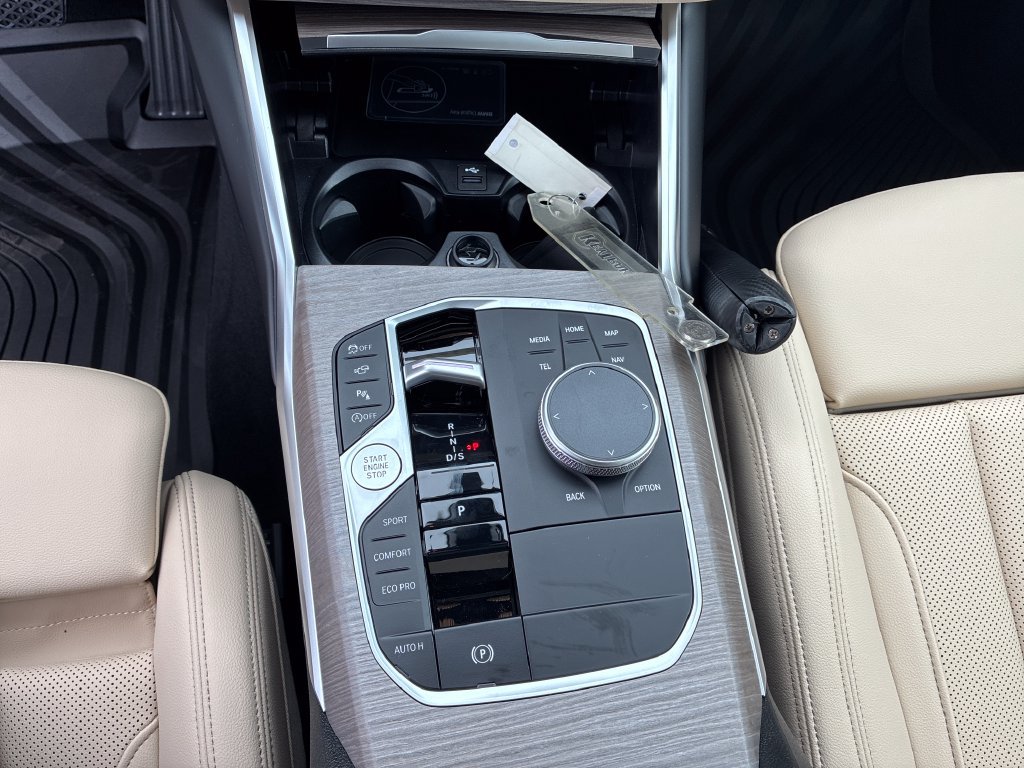 New 2026 BMW 330i xDrive Sedan w/ Premium Package AWD/4WD image 15