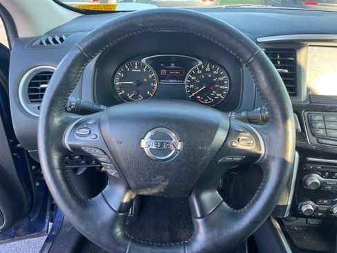 Used 2019 Nissan Pathfinder SL w/ Rock Creek Edition FWD image 19
