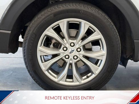 Used 2023 Ford Explorer XLT w/ Equipment Group 202A AWD/4WD image 8