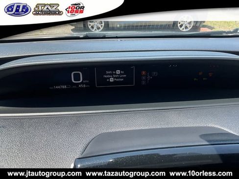 Used 2018 Toyota Prius Three FWD image 19