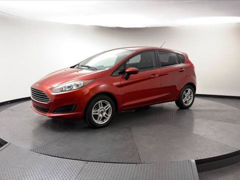 Used 2018 Ford Fiesta SE FWD image 2