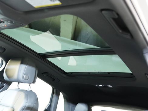 Used 2025 Audi Q3 2.0T Premium w/ Convenience Package image 5