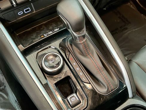 Used 2025 Chevrolet Colorado Z71 w/ Technology Package image 17