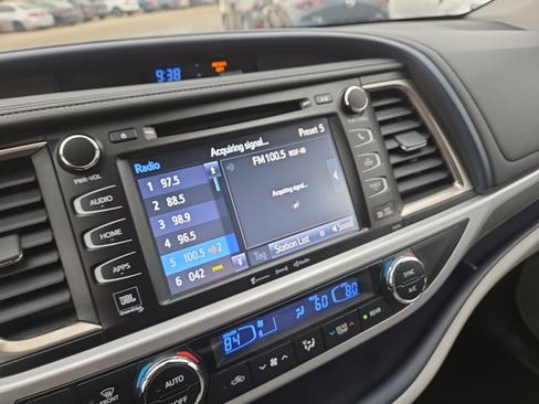 Used 2019 Toyota Highlander Limited image 32