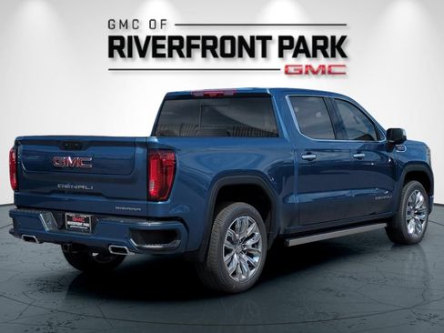 Used 2026 GMC Sierra 1500 Denali w/ Denali Reserve Package AWD/4WD image 4