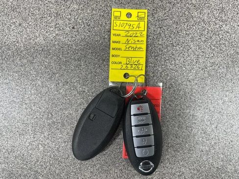 Used 2022 Nissan Sentra SR w/ Electronics Package FWD image 25