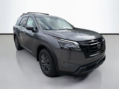 New 2025 Nissan Pathfinder SV w/ Black Appearance Package