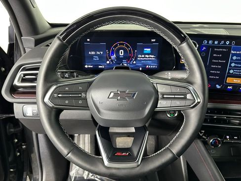 Used 2025 Chevrolet Traverse Z71 w/ Enhanced Driving Package AWD/4WD image 13