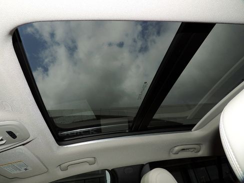 New 2026 Buick Encore GX Avenir image 9