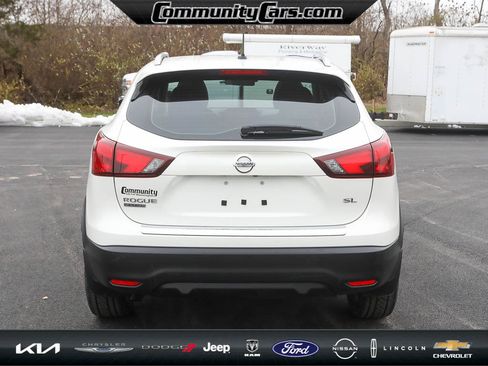 Used 2018 Nissan Rogue Sport SL w/ SL Premium Package image 6