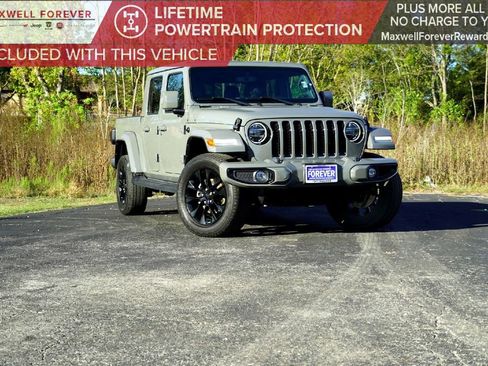 Used 2022 Jeep Gladiator Overland image 1