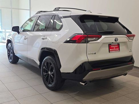 Certified 2024 Toyota RAV4 SE w/ Convenience Package AWD/4WD image 4