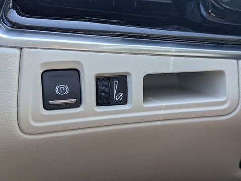 Certified 2023 Cadillac XT6 Premium Luxury FWD image 20