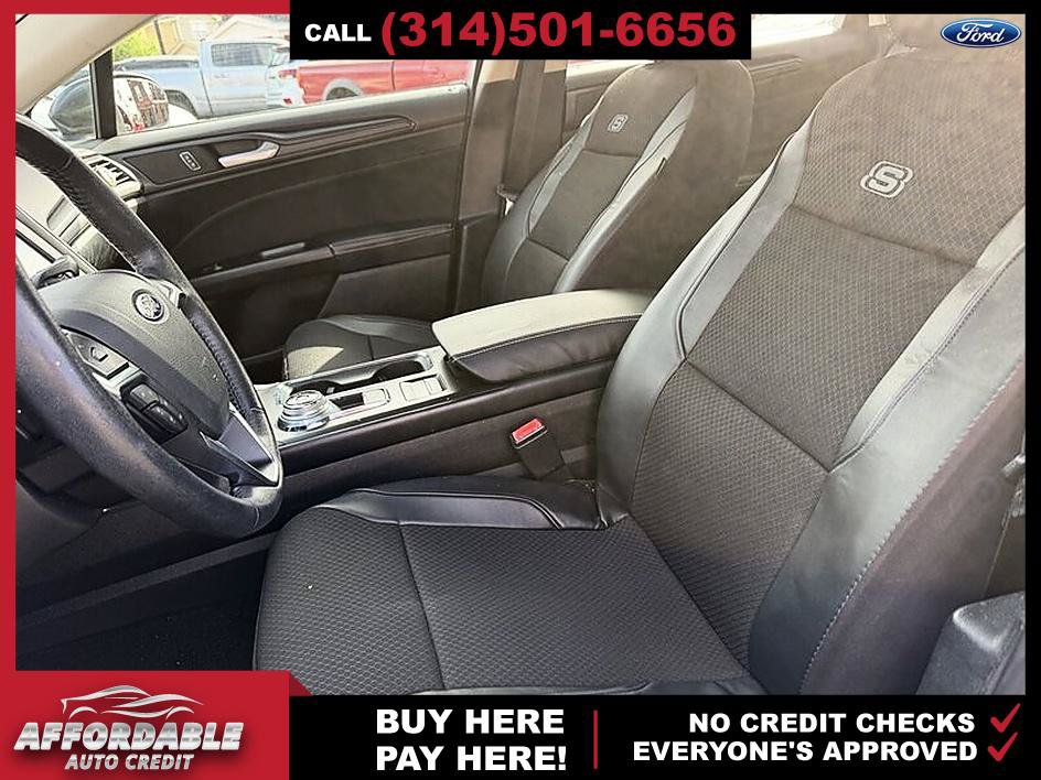 Used 2018 Ford Fusion SE w/ Equipment Group 201A FWD image 10