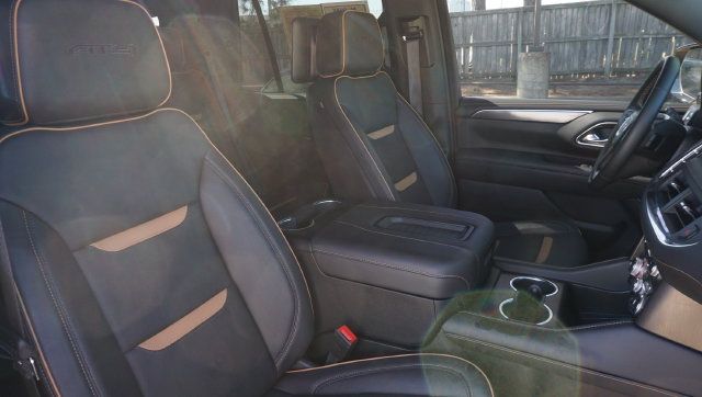Used 2024 GMC Yukon AT4 w/ Technology Package AWD/4WD image 24
