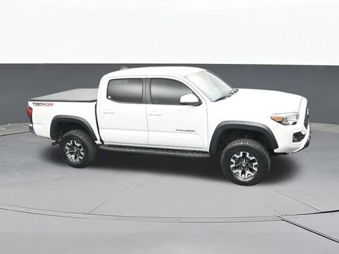 Used 2018 Toyota Tacoma TRD Off-Road AWD/4WD image 64