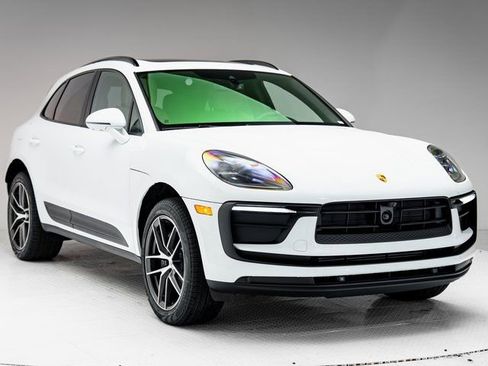 New 2026 Porsche Macan image 33