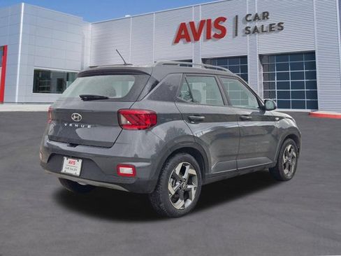 Used 2025 Hyundai Venue SEL FWD image 6