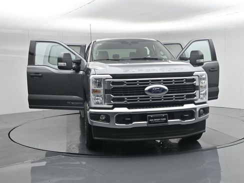 New 2026 Ford F250 XLT w/ FX4 Off-Road Package image 31