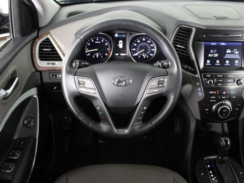 Used 2019 Hyundai Santa Fe XL SE w/ SE Premium Package 02 FWD image 6