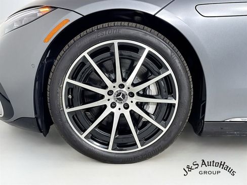 Used 2023 Mercedes-Benz EQS 580 4MATIC Sedan w/ Exclusive Trim Package image 39