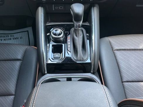 Used 2024 GMC Canyon AT4 w/ AT4 Premium Package AWD/4WD image 6