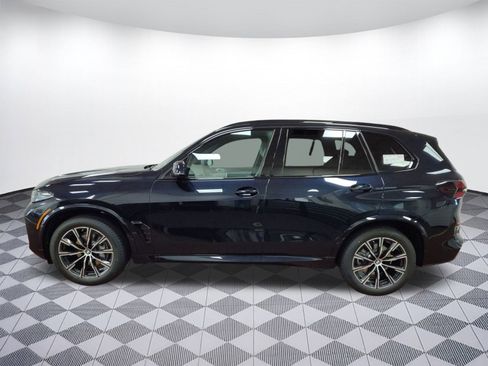 Used 2026 BMW X5 xDrive40i w/ Executive Package image 2