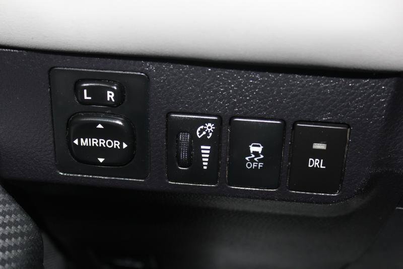 Used 2015 Toyota RAV4 XLE AWD/4WD image 22