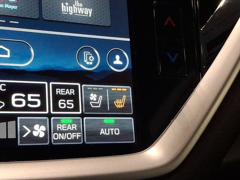 Certified 2025 Subaru Ascent Touring AWD/4WD image 27