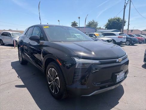 Used 2025 Chevrolet Blazer EV LT FWD image 3