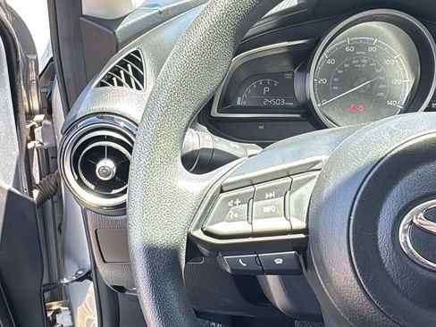 Used 2019 Toyota Yaris LE FWD image 18