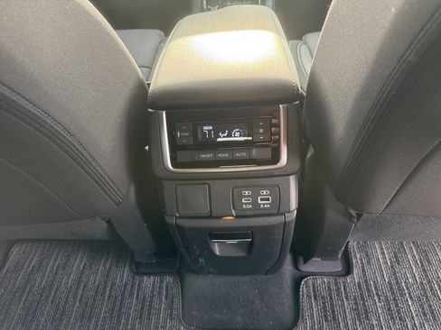 Certified 2024 Subaru Ascent Premium w/ Convenience Package image 25