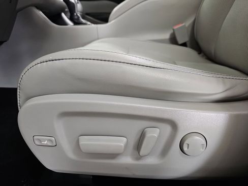 Used 2016 Toyota Highlander Limited AWD/4WD image 32