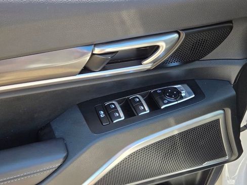 Used 2024 Kia Telluride S FWD image 25