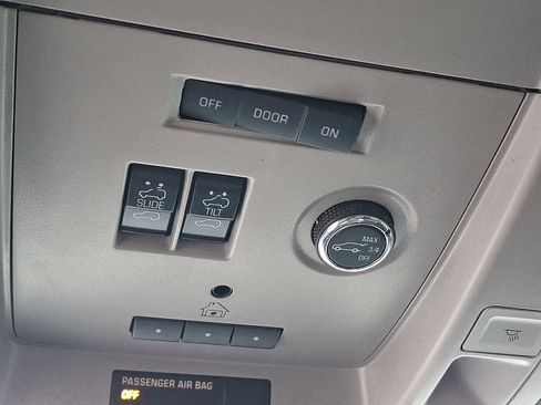 Used 2017 Chevrolet Tahoe LT w/ Luxury Package image 26