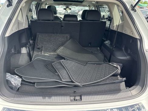 Certified 2023 Volkswagen Tiguan SE w/ Panoramic Sunroof Package FWD image 23