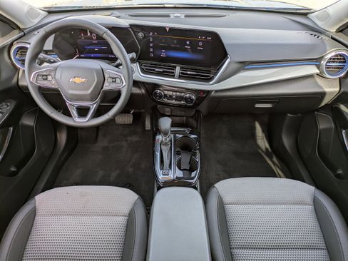 Used 2024 Chevrolet Trax LT w/ Driver Confidence Package image 13