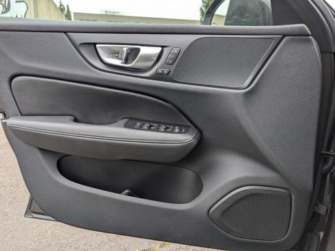 Used 2025 Volvo V60 B5 Cross Country Plus image 21