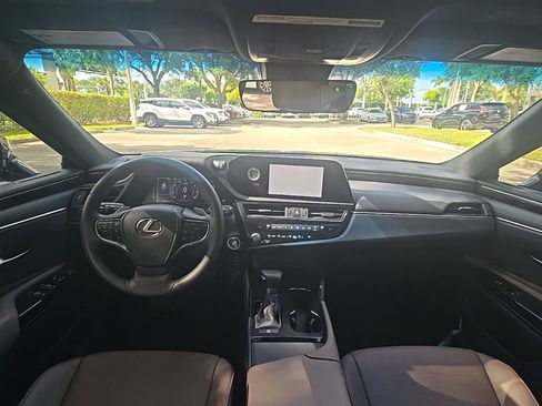 Used 2023 Lexus ES 350 w/ Accessory Package (Z2) image 26