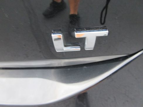 Certified 2019 Chevrolet Equinox LT FWD image 10