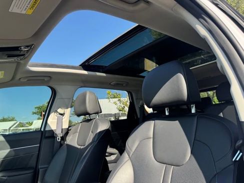 Certified 2023 Kia Sorento SX AWD/4WD image 22