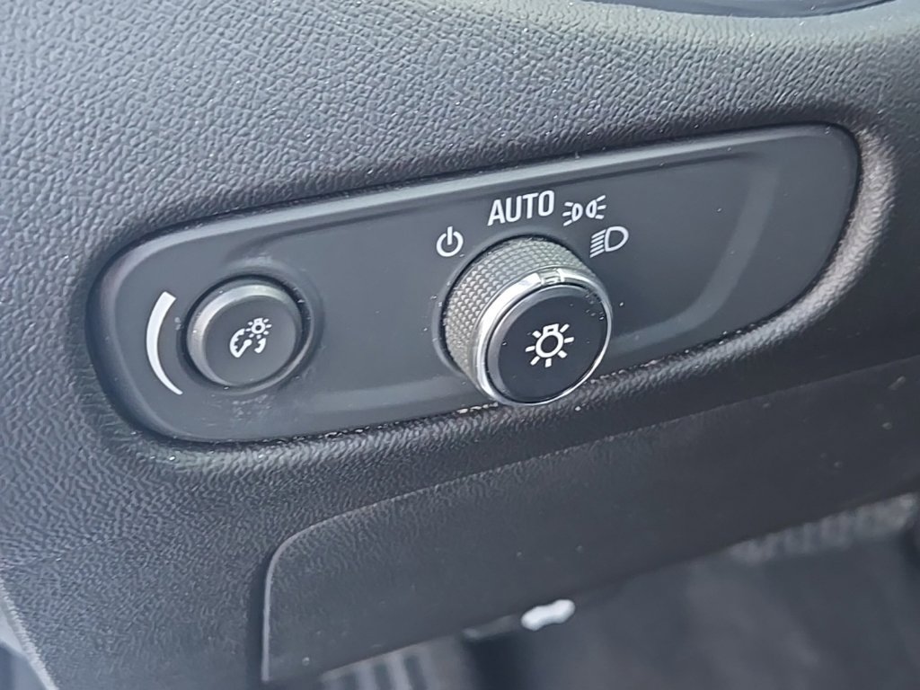 Used 2020 Chevrolet Malibu LT FWD image 14