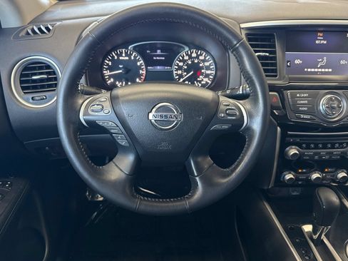 Used 2019 Nissan Pathfinder SV FWD image 14