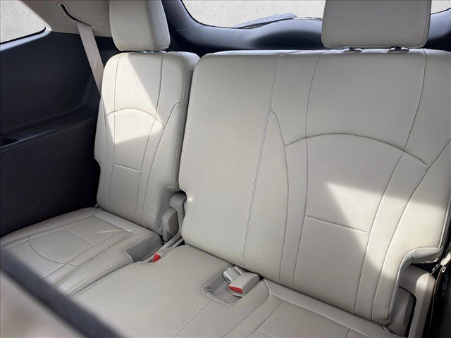 Used 2018 Buick Enclave Essence FWD image 18