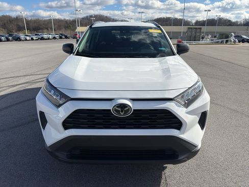 Used 2020 Toyota RAV4 LE image 8