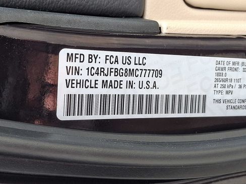 Used 2021 Jeep Grand Cherokee Limited w/ Sun & Sound Group AWD/4WD image 25