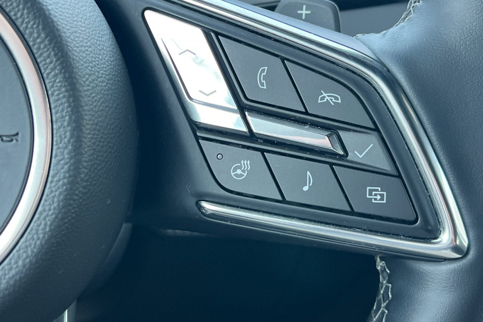 Used 2025 Buick Enclave Preferred FWD image 35